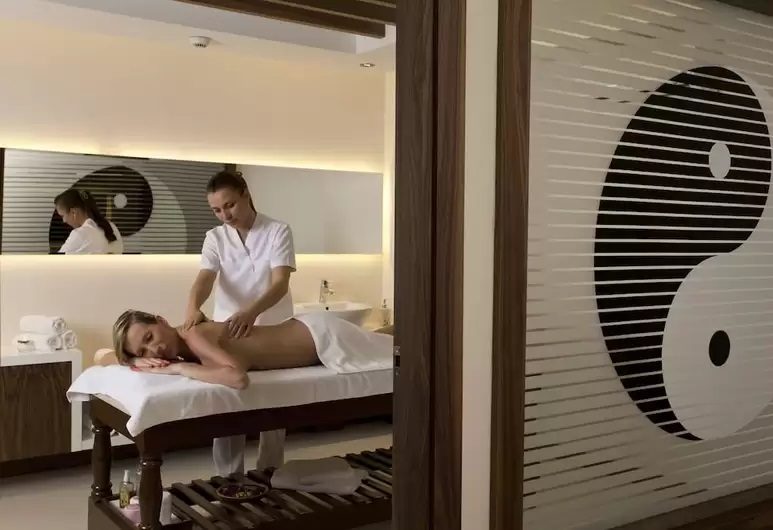 cheap resort hotels to Spend holiday with family