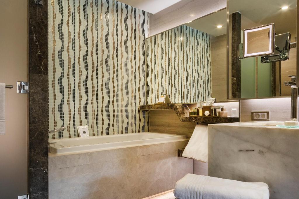 cheap resort hotels in Turkey to Spend holiday with family