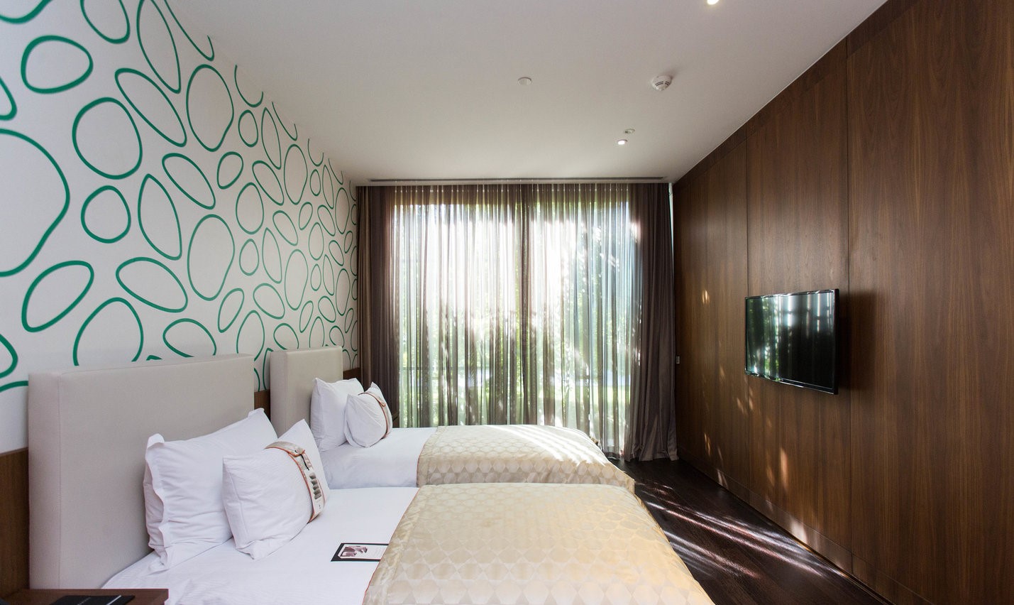 cheap resort hotels to Spend holiday with family