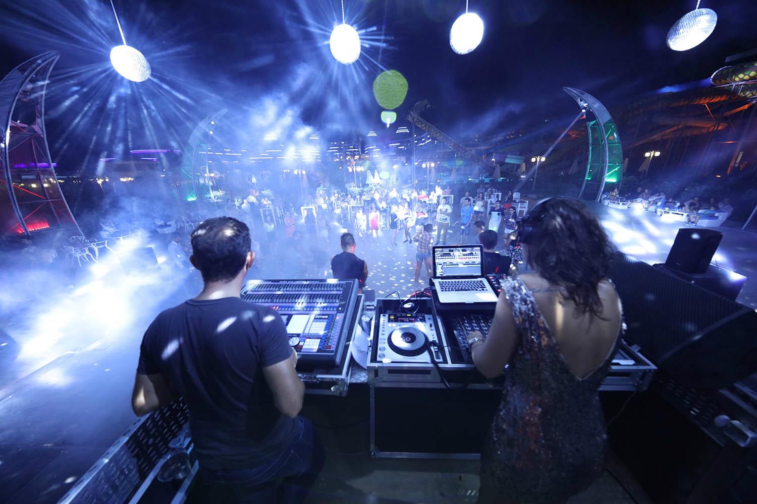 cheap resort hotels to Spend holiday with family