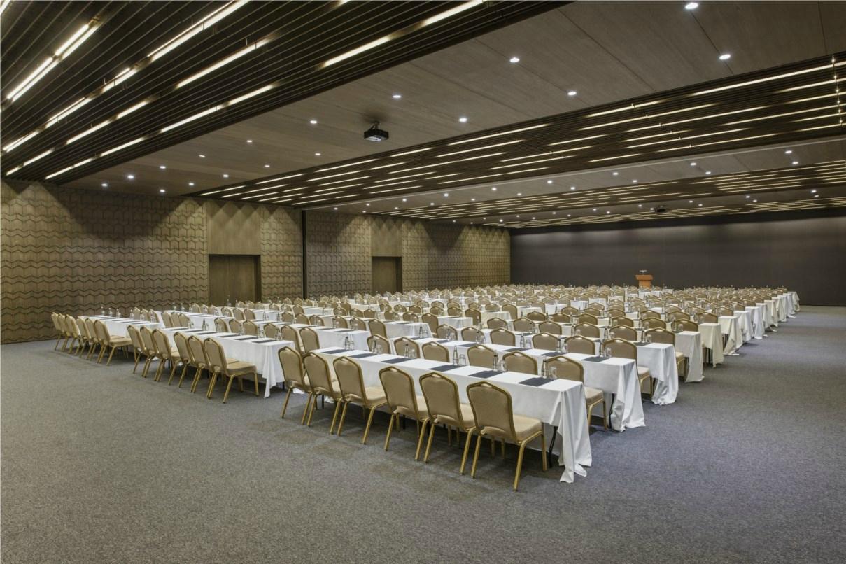 cheap resort hotels to Spend holiday with family