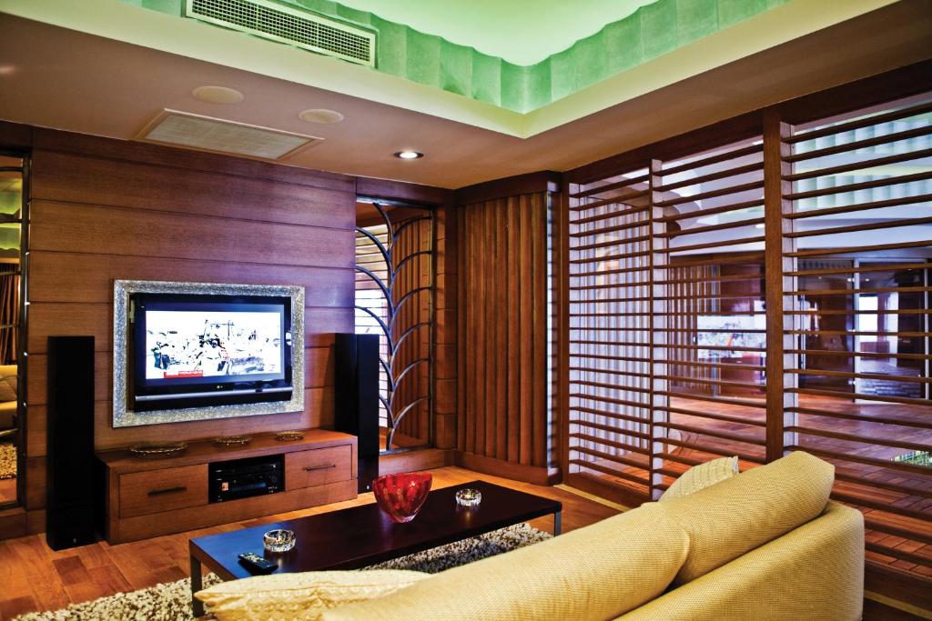 cheap resort hotels to Spend holiday with family