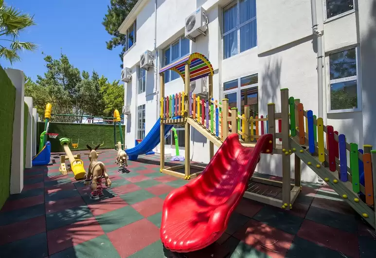 cheap resort hotels to Spend holiday with family