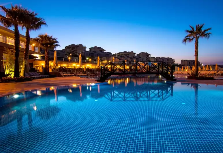 cheap resort hotels to Spend holiday with family