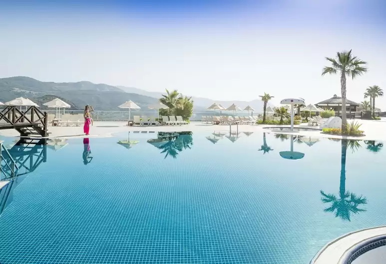 cheap resort hotels to Spend holiday with family