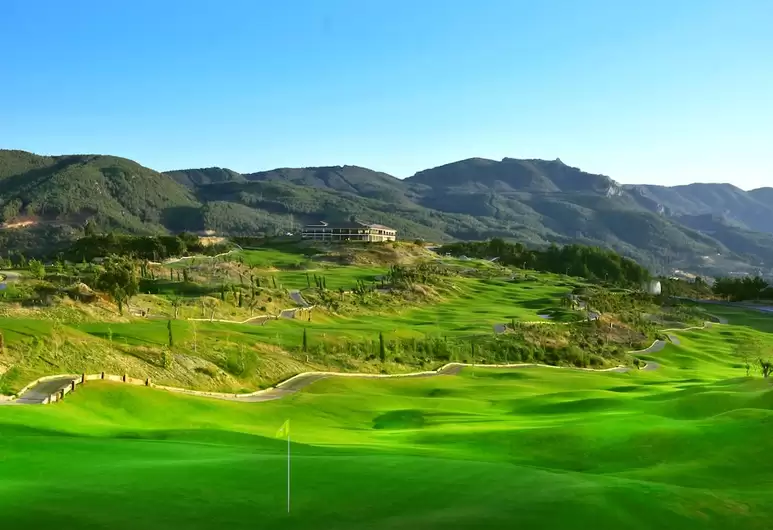 cheap resort hotels to Spend holiday with family