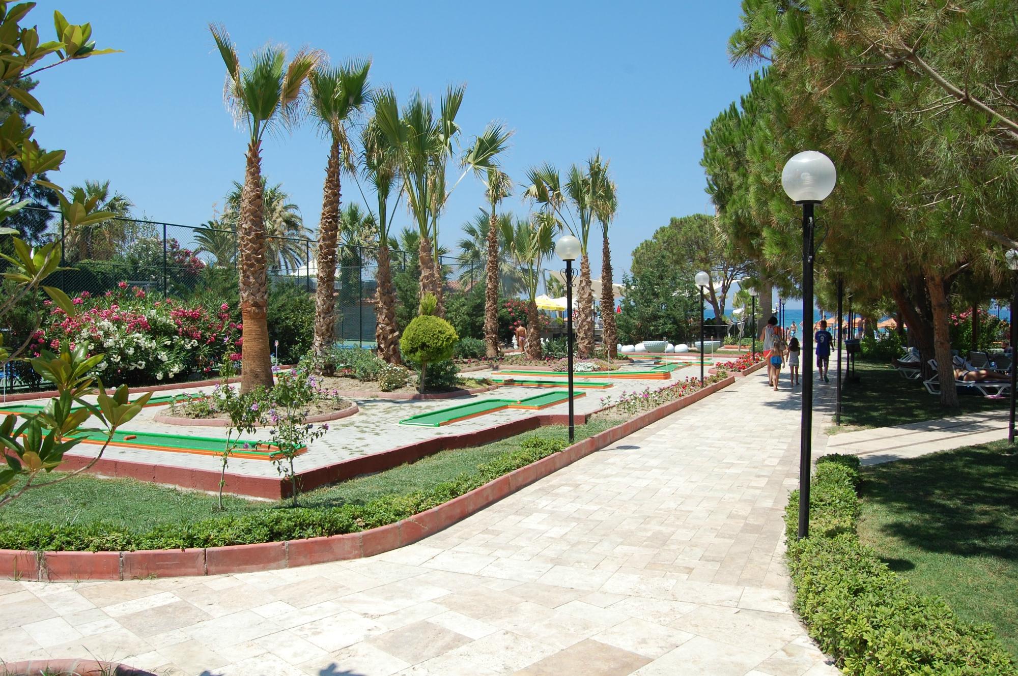 cheap resort hotels to Spend holiday with family