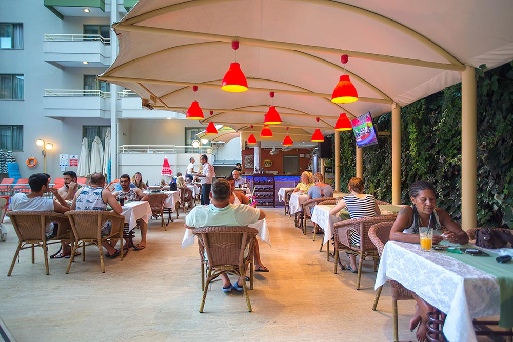 cheap resort hotels to Spend holiday with family