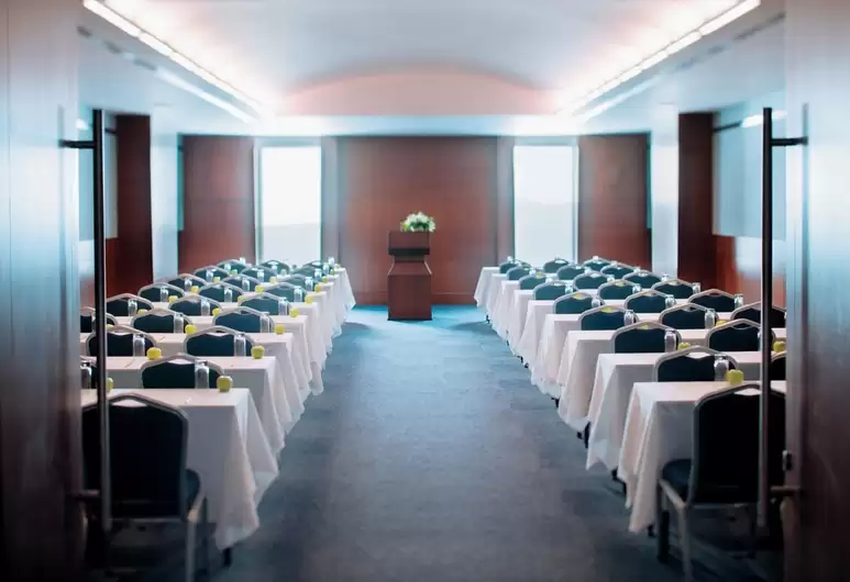 cheap resort hotels to Spend holiday with family