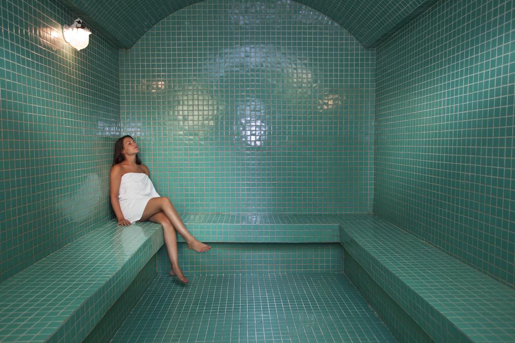 cheap resort hotels to Spend holiday with family