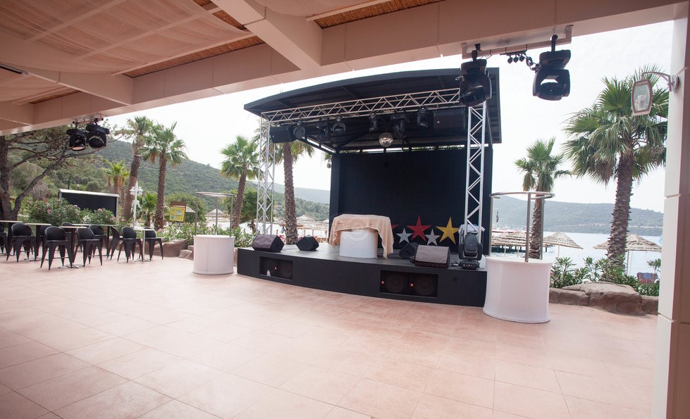 cheap resort hotels to Spend holiday with family