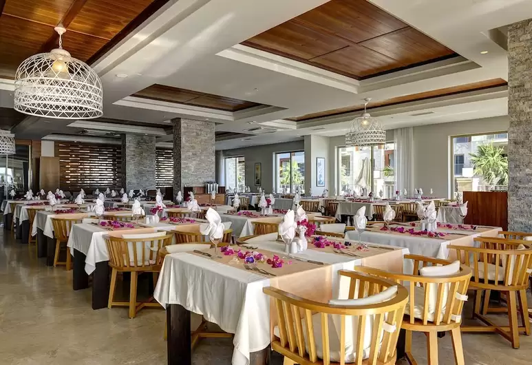 cheap resort hotels to Spend holiday with family