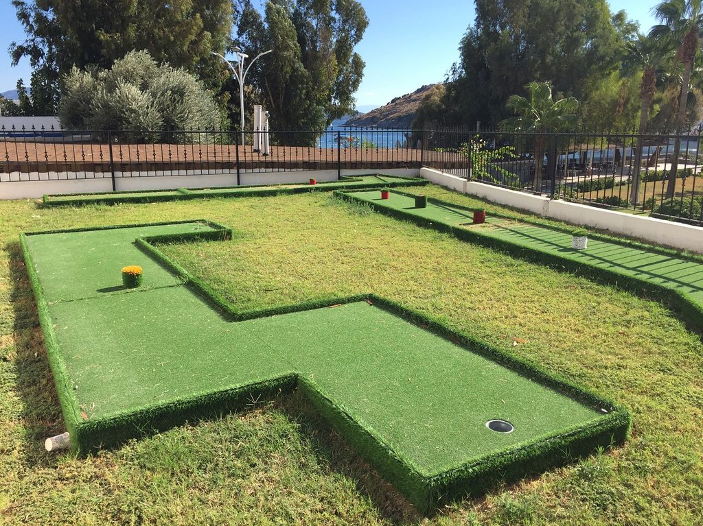 cheap resort hotels to Spend holiday with family