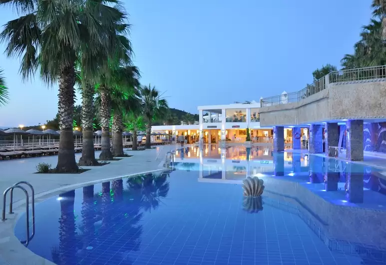 cheap resort hotels to Spend holiday with family