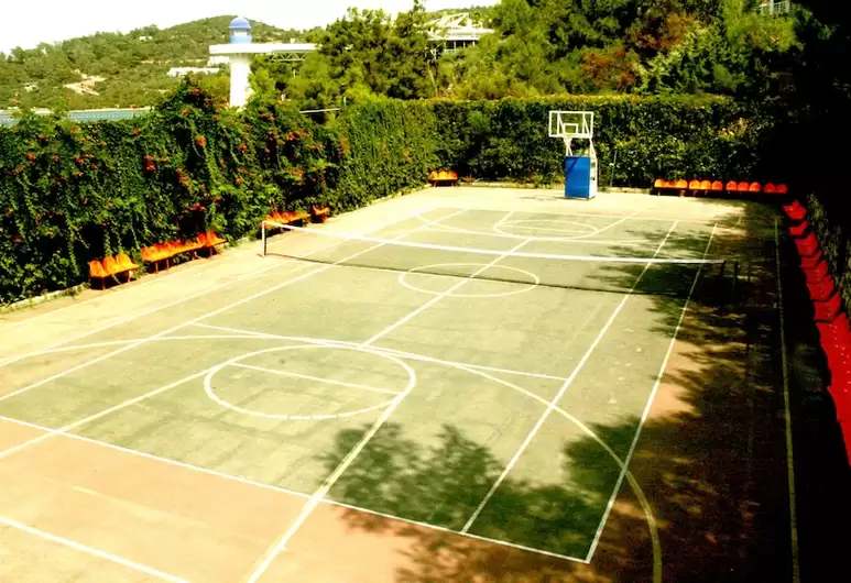 cheap resort hotels to Spend holiday with family